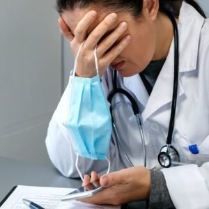 Impericia Médica y Profesional en el Campo de la Salud.  Derechos; Deberes; Prevención
