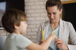 Metodología de evaluación, diagnóstico, redacción de plan de tratamiento e intervención con pacientes con Trastorno del Espectro Autista